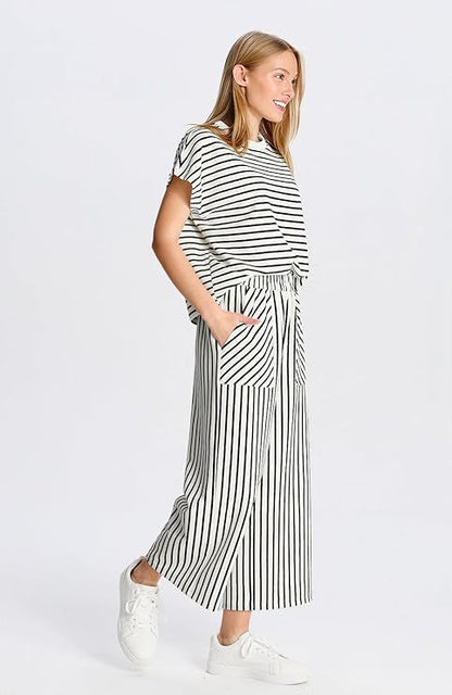 The Coastal Chic Set