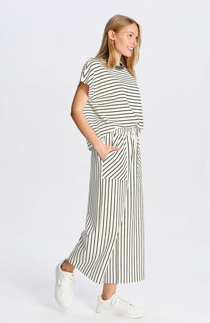 The Coastal Chic Set